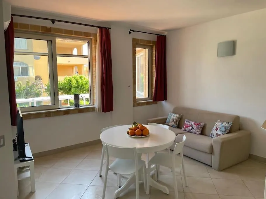 Athena Apartments Mondello Beach باليرمو 0*,
